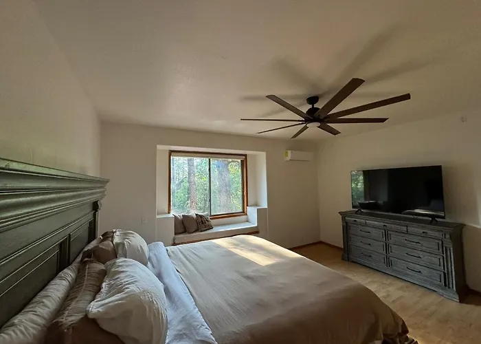 Cozy Holiday home Pine